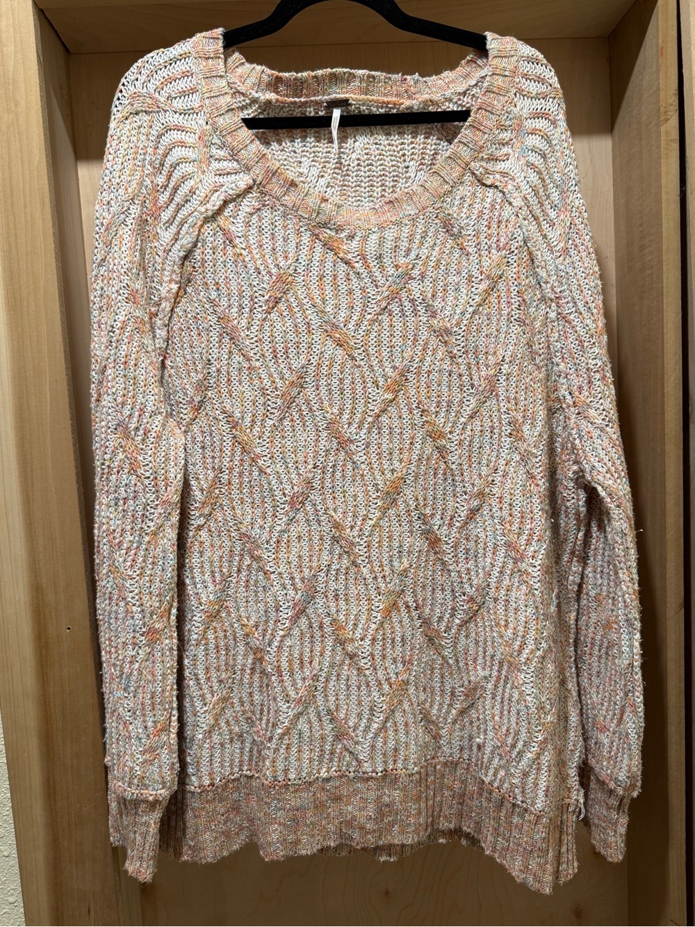 Free People Peach Multicolor Cable Knit V-Neck Sweater Size Small PTP 26’